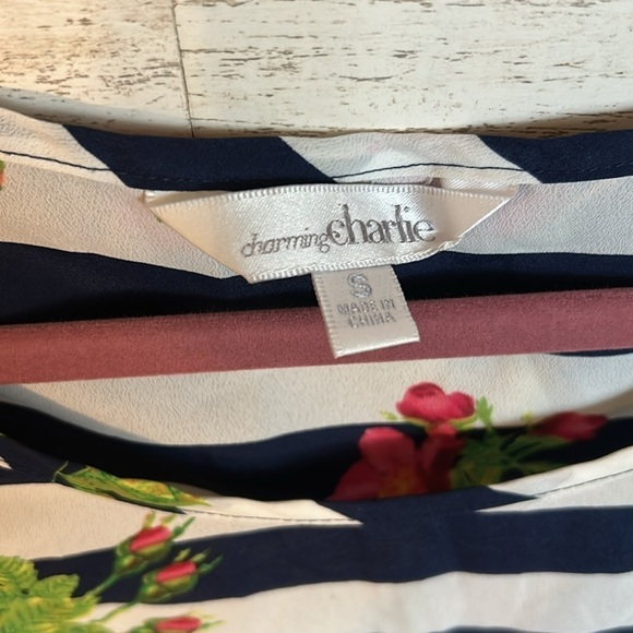 Charming Charlie Floral Blouse| SIZE S - Picture 4 of 5
